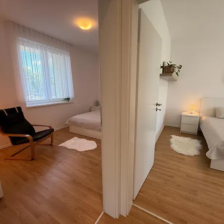 Stylovy Klimatizovany Dom Len 10 Minut Od Bratislavy S Krasnou Zahradou A Grilom * Dunajska Luzna